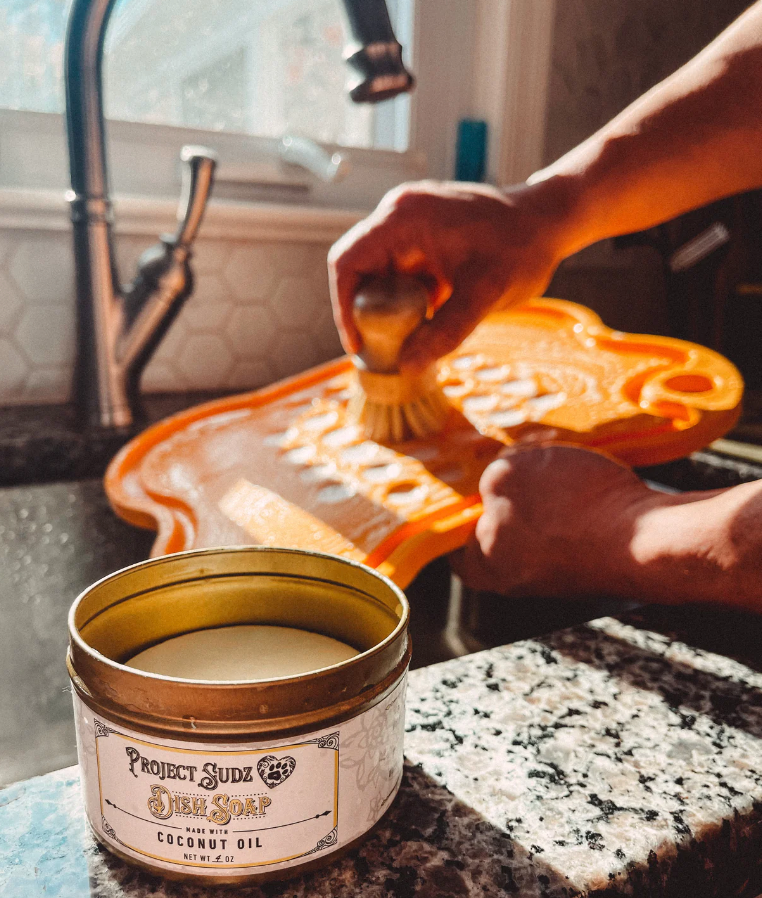 Dish Soap With gold tin 4 oz